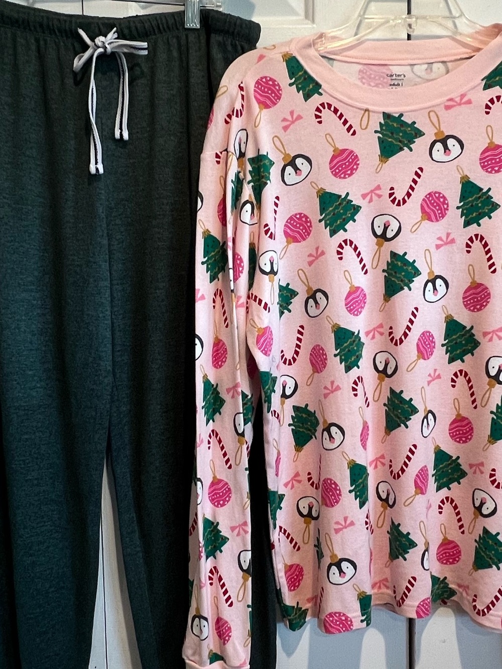 2 Pc Xmas PJ Set🎄Pink Penguin Print PJ Top with Soft Dark Green Jogger Pants